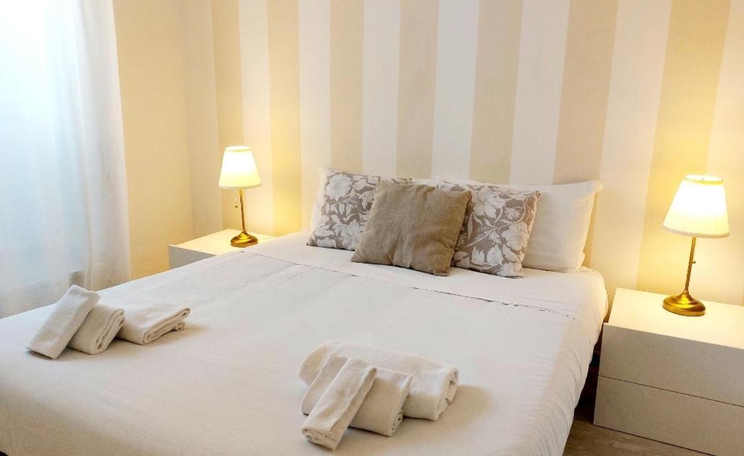 Bbhome Stylish Gold Apartment Near Trastevere Station โรม ภายนอก รูปภาพ